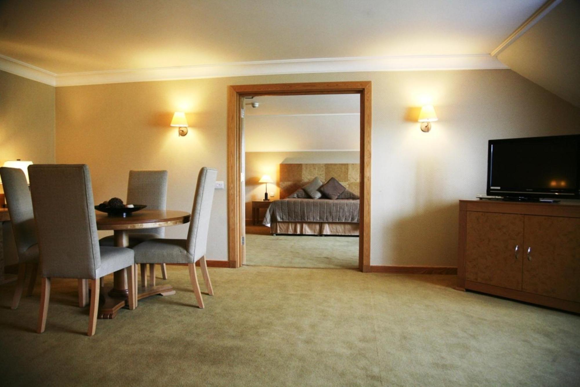 Regency Park Hotel, Health Club & Spa Thatcham Kültér fotó
