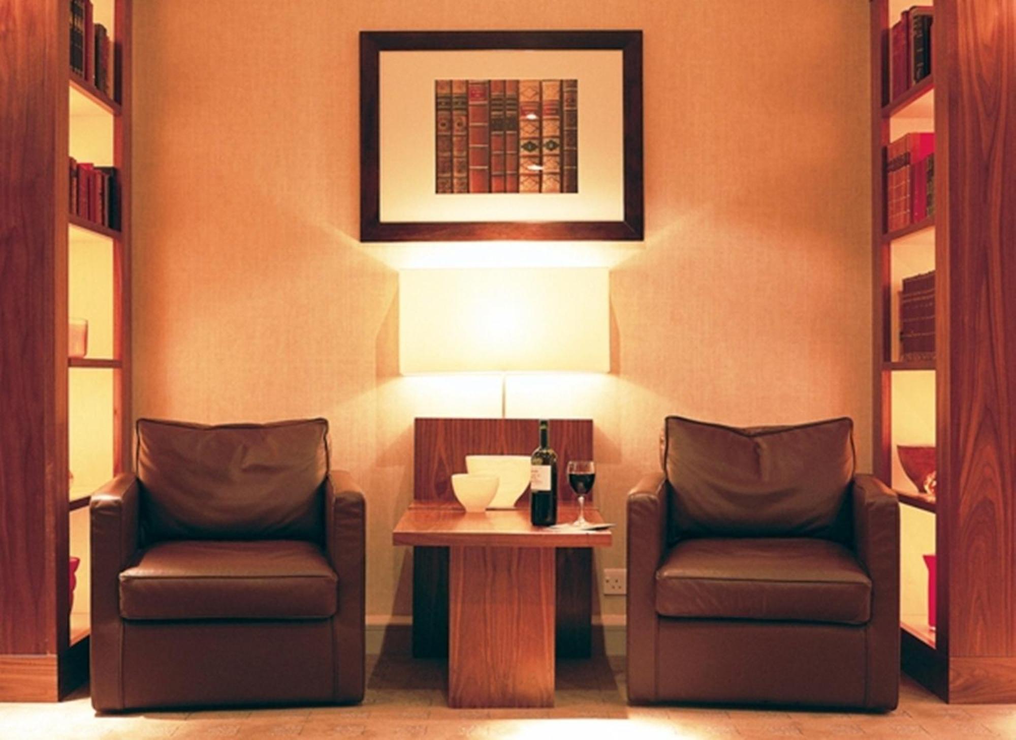 Regency Park Hotel, Health Club & Spa Thatcham Beltér fotó