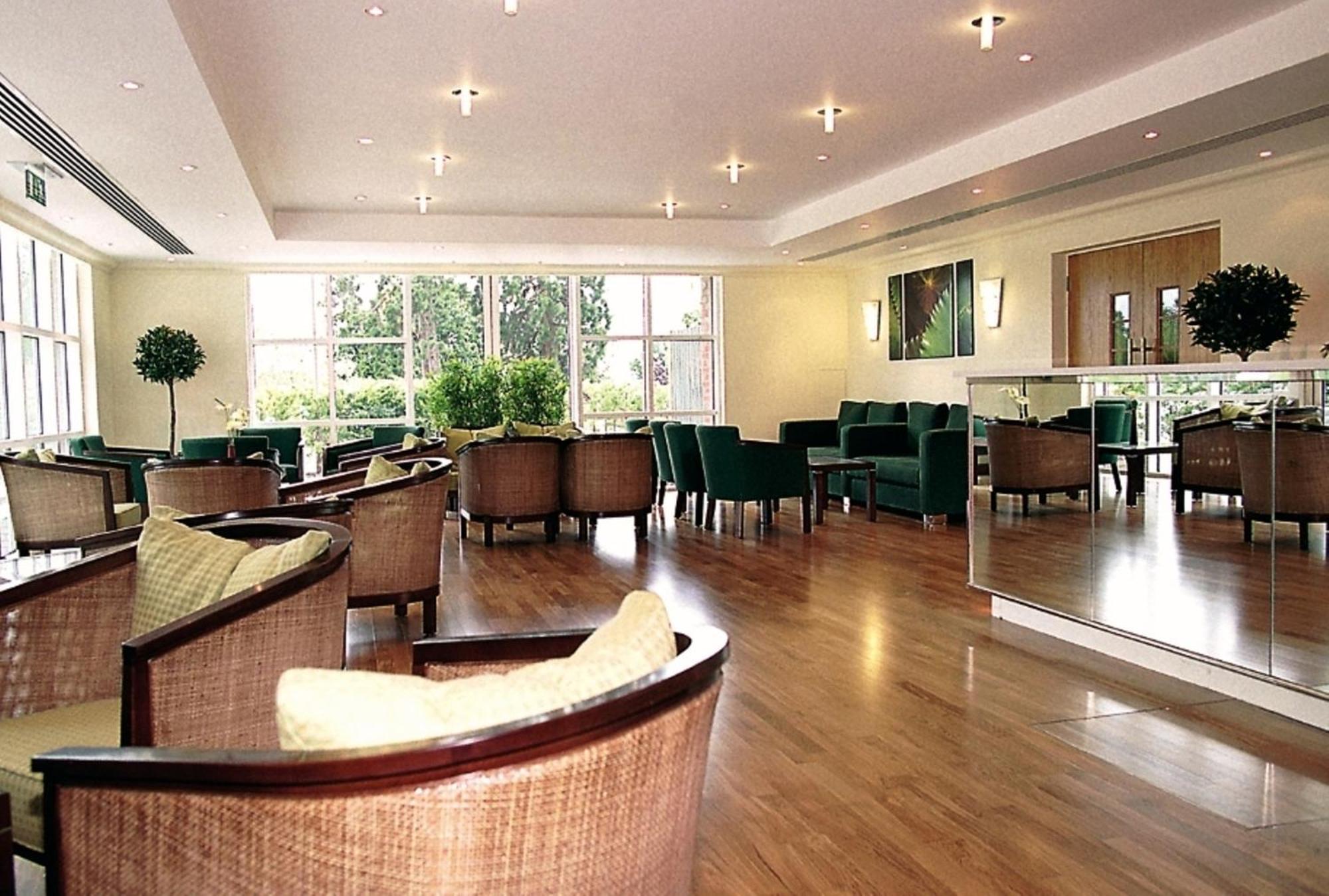 Regency Park Hotel, Health Club & Spa Thatcham Beltér fotó