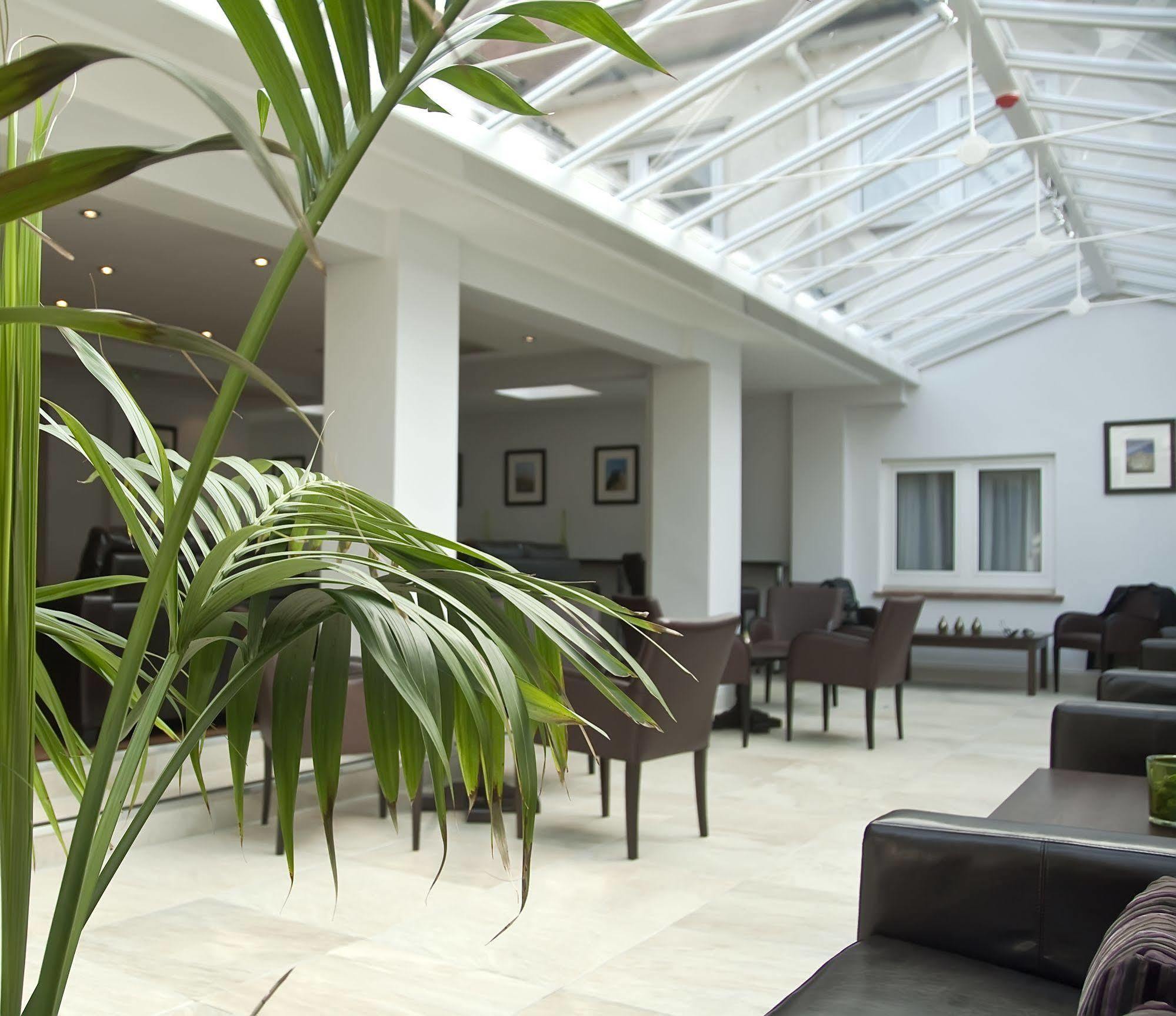 Regency Park Hotel, Health Club & Spa Thatcham Kültér fotó