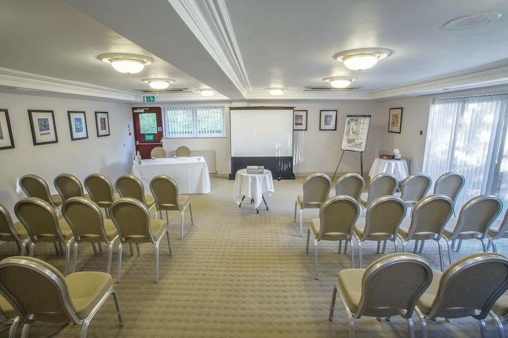Regency Park Hotel, Health Club & Spa Thatcham Kültér fotó