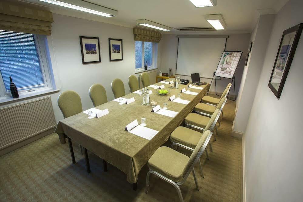 Regency Park Hotel, Health Club & Spa Thatcham Kültér fotó